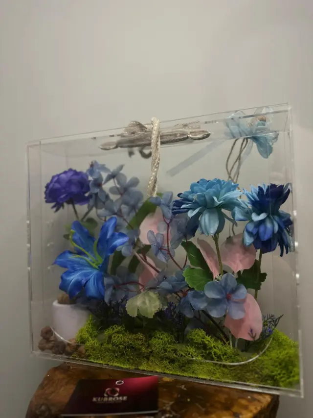 Bloombag Pleksi Çanta Kutuda Mavi Çiçek Aranjmanı | Dekoratif Hediye - Çiçek Sepeti - İstanbul çi...
