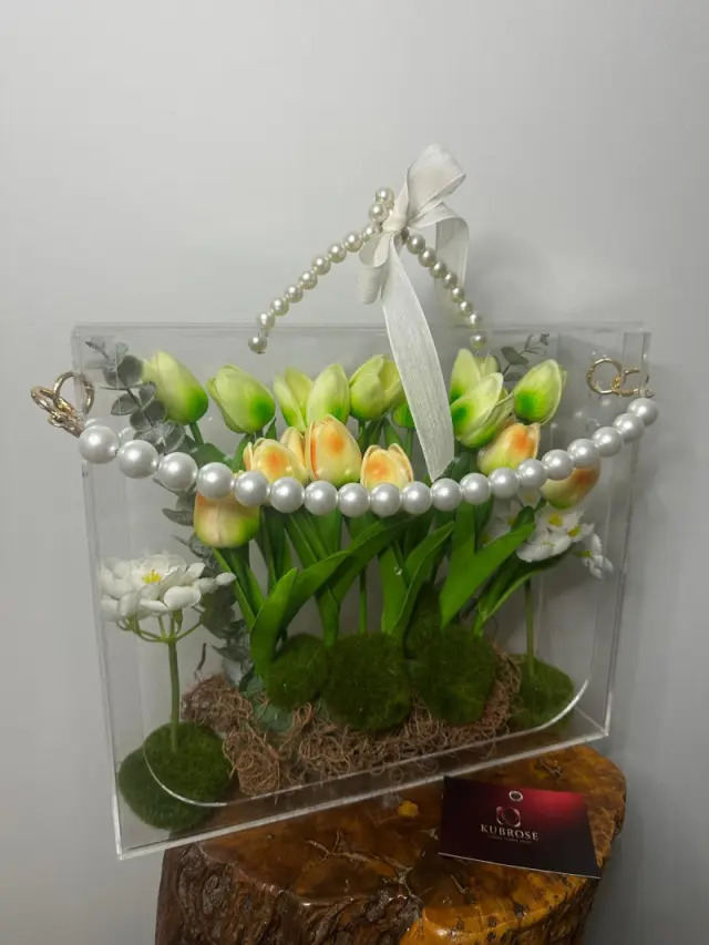 Bloombag Pleksi Çanta Kutuda Yapay Lale Aranjmanı | Dekoratif Hediye - Çiçek Sepeti - İstanbul çi...