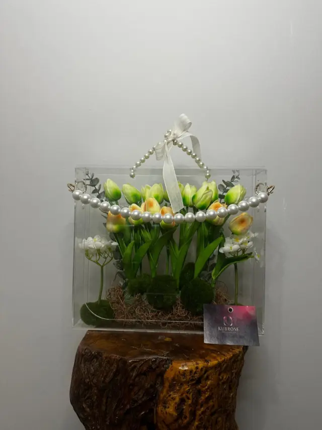 Bloombag Pleksi Çanta Kutuda Yapay Lale Aranjmanı | Dekoratif Hediye - Çiçek Sepeti - İstanbul çi...