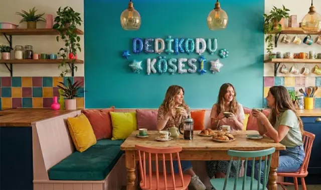 Dedikodu Köşesi Yazılı Mavi Gümüş Folyo Harf Balon Seti - Cafe ve Ev Dekoru - Seramik ve Soğuk Po...