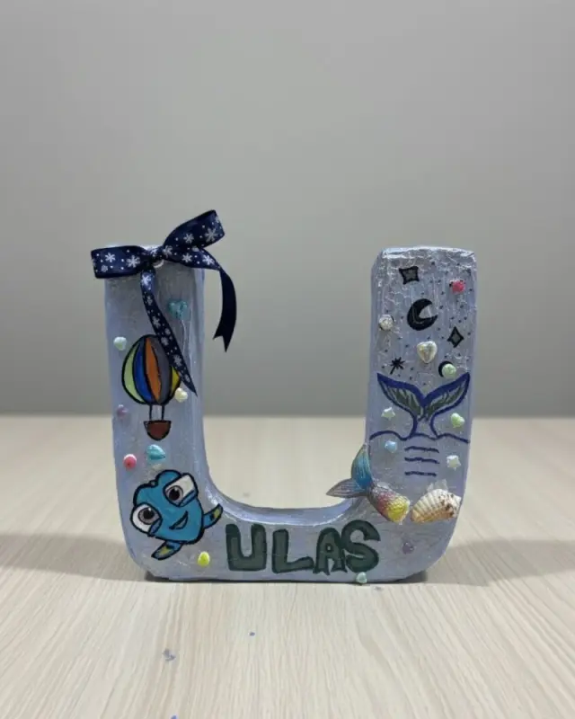 Kişiye Özel El Boyaması Dekoratif Harf - Ulaş İsimli Bebek &amp; Çocuk Odası Aksesuarı - Gül Sipa...
