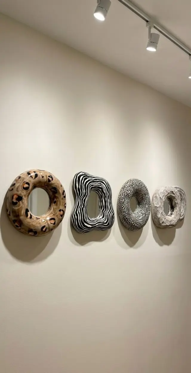 3D Dokulu Çiçekli Kanvas Tablo - Modern Kabartmalı Duvar Sanatı (Yuvarlak) - Seramik ve Soğuk Por...